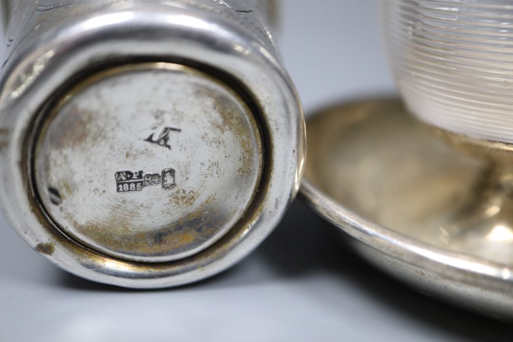 A late 19th century Russian engraved 84 zolotnik beaker, 63mm, a silver mounted glass match strike(a.f.) and a pr of scissors.